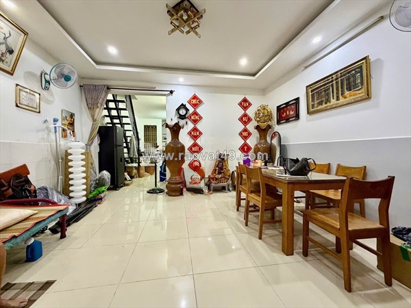 Sát q1 - bình thạnh - p15 - điện biên phủ - chính chủ bán 8 tỷ - 70m - hẻm 3m -