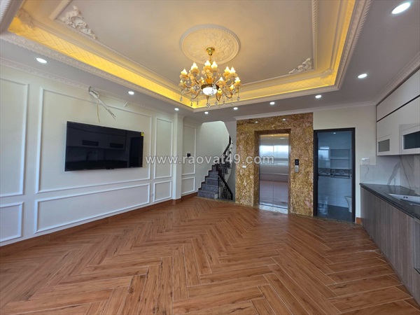 Siêu nhà đẹp phố phạm văn đồng 45m 7 tầng mt 5,3m giá ,3 tỷ thang máy- -ô tô