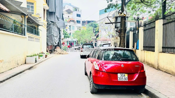 Siêu phẩm kinh doanh 10m ra ô tô  tránh 2 mặt thoáng dt sẵn có 55m 3 tầng
