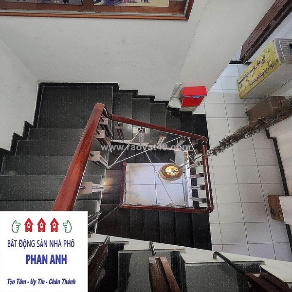 Tìm đâu ra căn nhà "nồi đồng cối đá" mà vị trí đẹp thế này ở quận 9 ? ngay sát chợ nam hòa chỉ...