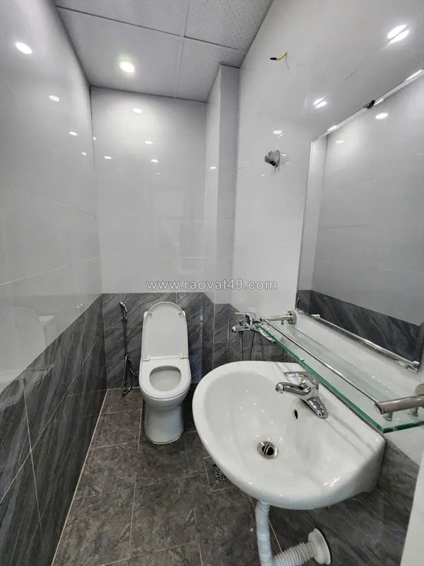💥tìm đâu ra nhà phân lô cán bộ 30m² khương trung, ô tô đỗ đêm, giá chỉ hơn 4.9