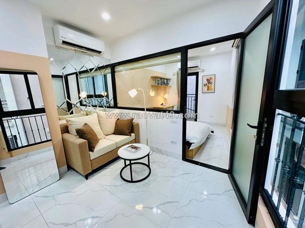 Tòa nhà dòng tiền phố đội cấn 92m, 8 tầng, lô góc ngõ thông gần đường ô tô giá