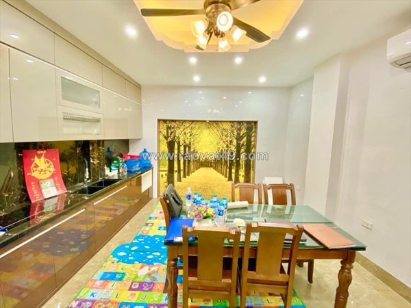 Trung tâm cầu giấy - 65 mét 5 tầng - nhà đẹp ở luôn 17,8 tỷ