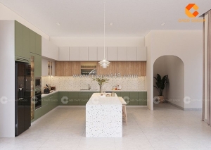 Tủ bếp gỗ công nghiệp chữ l phối màu xanh olive hiện đại
