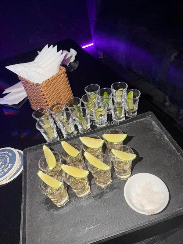 Tuyển nhân viên phục vụ quầy bar (nữ – full/part-time)