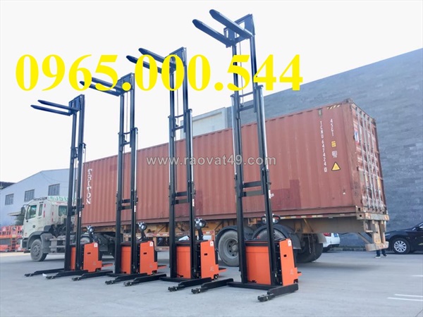 Xe nâng điện giảm giá sốc cuối năm
