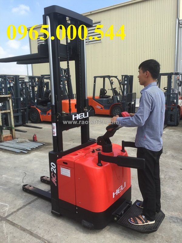 Xe nâng điện giảm giá sốc cuối năm