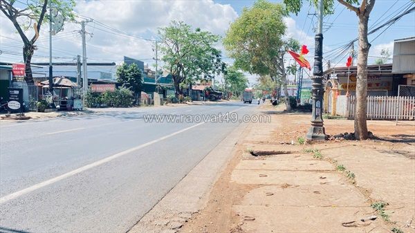 5.000m2, ôm 42m mặt tiền quốc lộ 20, gần ngay trung tâm đức trọng, lâm đồng