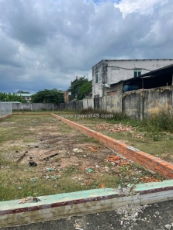 Bán đất 1300m2 giá 10 triệu/m2 đường nhựa 6m bà điểm 5