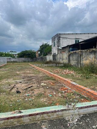 Bán đất 1300m2 giá 10 triệu/m2 đường nhựa 6m bà điểm 5
