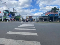 Bán đất mặt tiền cầu bè gần 23/10 nha trang, dt 1m2 ngang 5.3m, kinh doanh