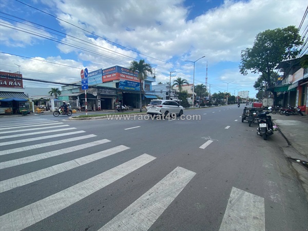 Bán đất mặt tiền cầu bè gần 23/10 nha trang, dt 1m2 ngang 5.3m, kinh doanh