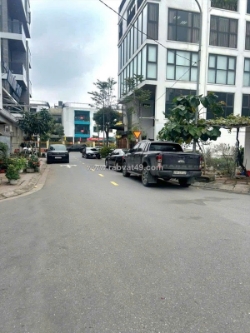 Bán đất phân lô khu tđc ngọc thụy - gara - ôtô tránh giá tốt