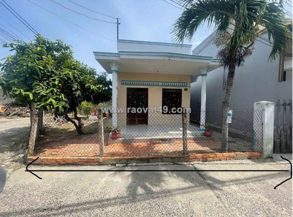 Bán đất tặng nhà, sổ hồng riêng tại đường trần quý cáp, thị trấn liên hương –