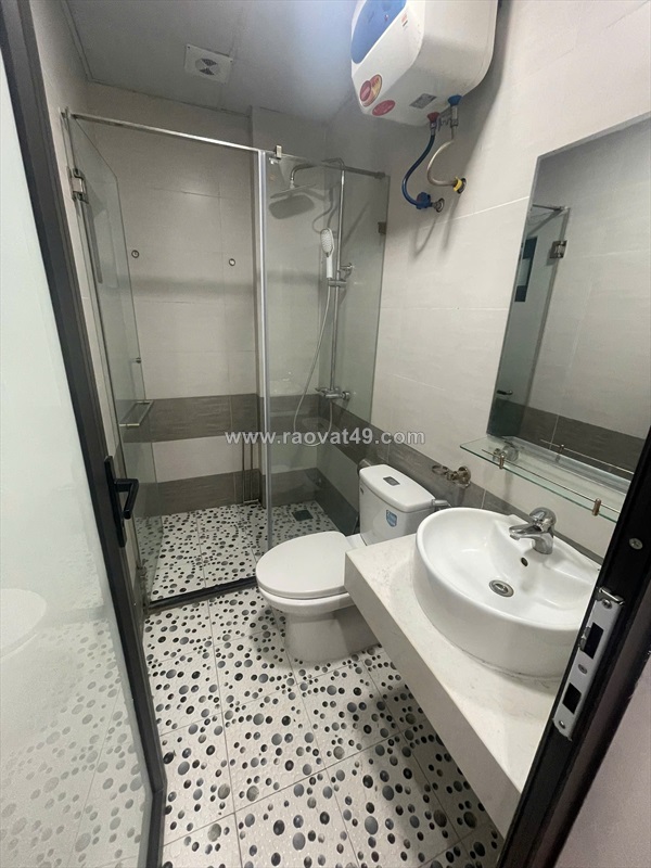 Bán gấp giá rẻ nhà văn chương 15m, 4 tầng, mặt tiền 2.8m, 3 tỷ đống đa.