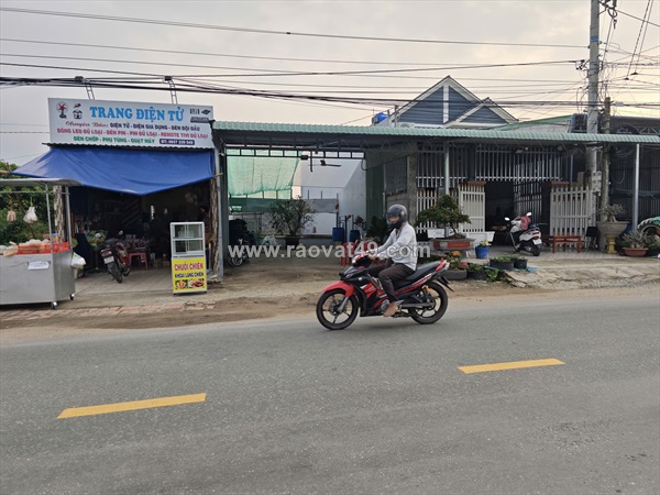 Bán lô đất thổ mặt tiền tỉnh lộ 833 giá 2 tỷ