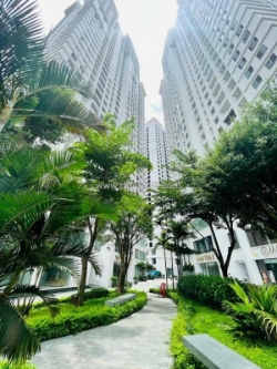 Bán ngoại giao căn góc 2pn tầng trung giá 1,6tỷ - view sân vận động, có htls