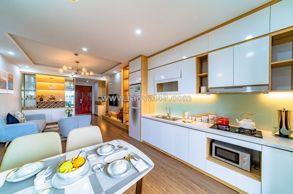 Bán ngoại giao căn góc 2pn tầng trung giá 1,6tỷ - view sân vận động, có htls