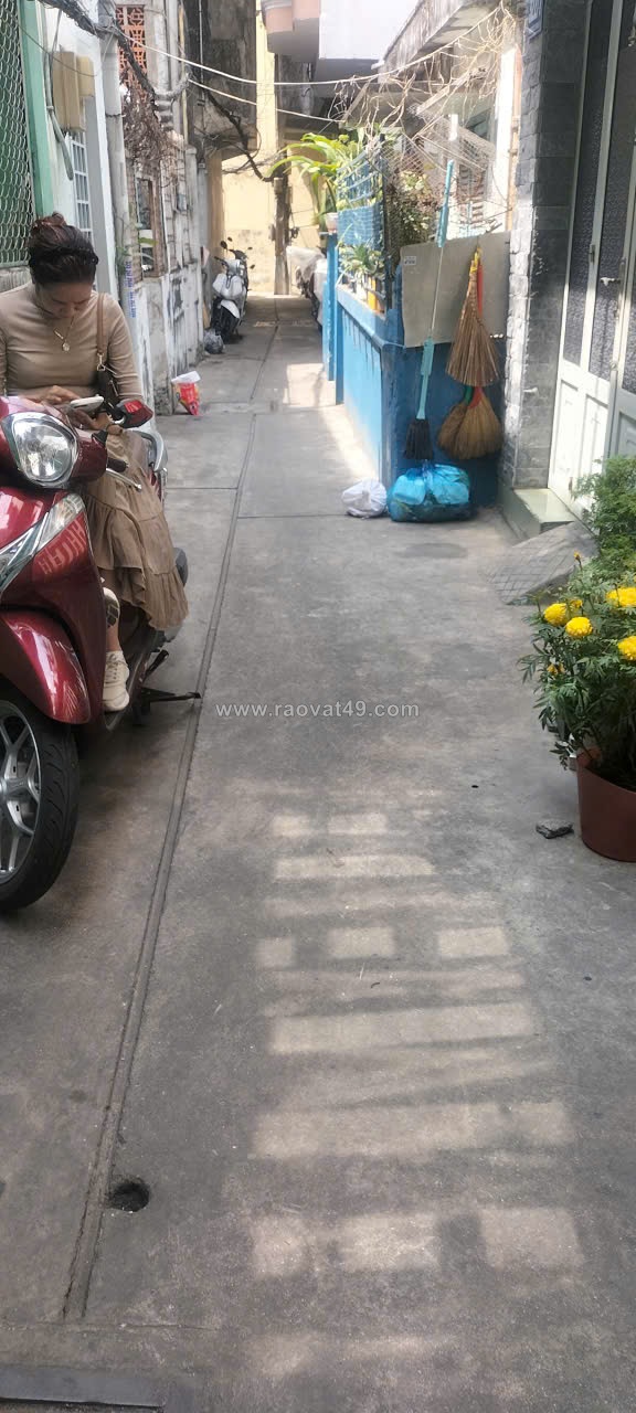 Bán nhà 1 trệt 1 lầu hẻm 322/ trần hưng đạo p. ng cư trinh q1