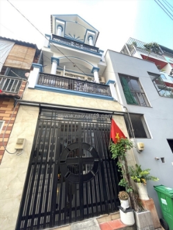 Bán nhà 3 tầng trường thọ thủ đức full nội thất cao cấp ô tô ngủ trong nhà