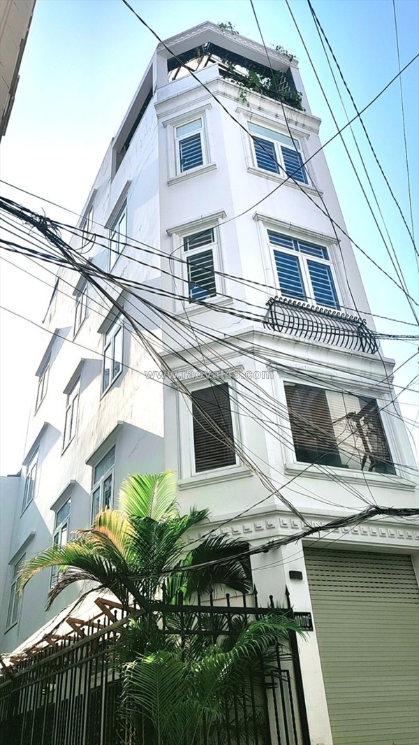 Bán nhà bình thạnh oto vào nhà 60m2 5 tầng ngang 4,2m 5 pn kd đỉnh hoảng hoa