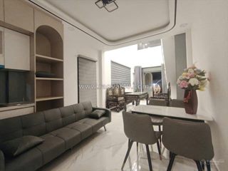Bán nhà căn góc mặt tiền q.8 sát cầu nguyễn văn cừ giáp q.5, 2 tầng , 4x16m,