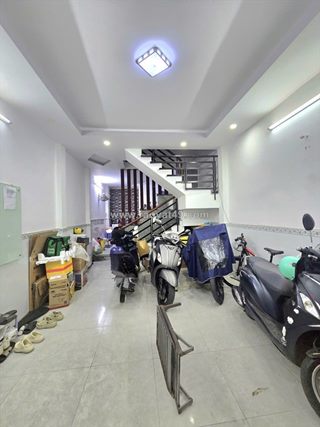 Bán nhà chính chủ - nguyễn xí - bình thạnh - 3 tầng btct - hẻm 3.5m - siêu hiếm