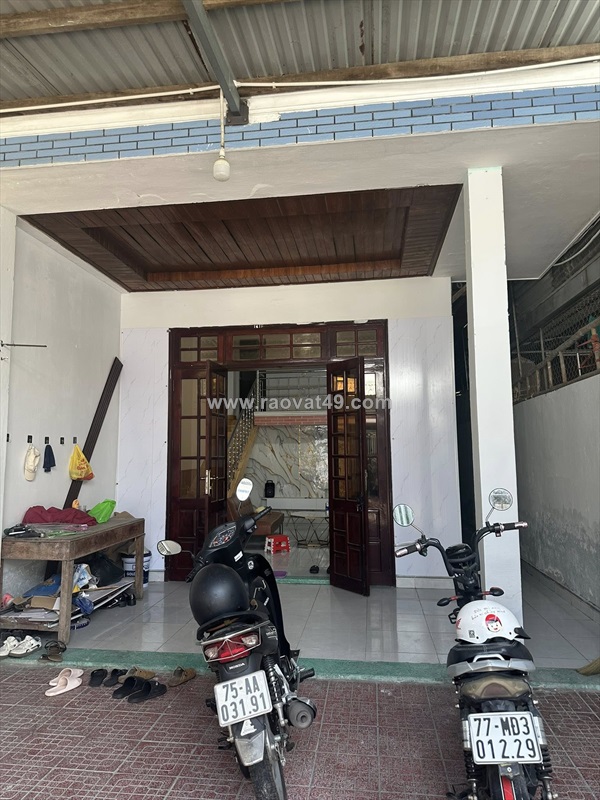 Bán nhà gác lửng đúc kiệt ô tô đậu đổ trước nhà k129 đồng kè