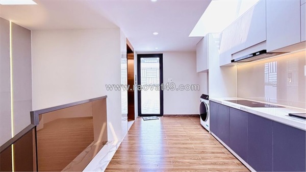 **bán nhà hẻm lạc long quân ** phường 8 tân bình; 4,5x11m - hơn 8 tỷ