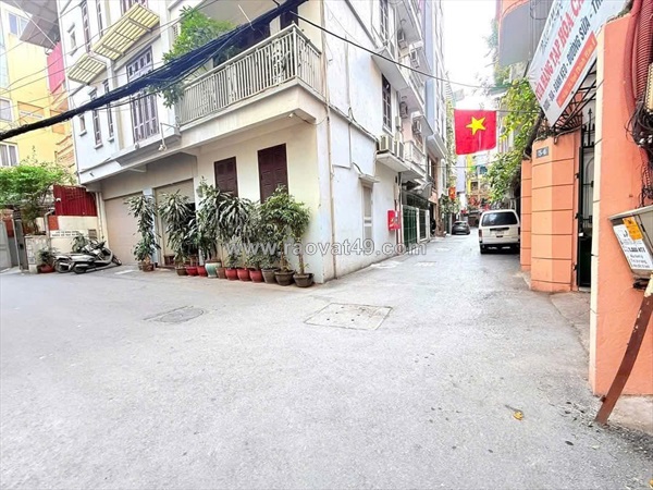 Bán nhà hoàng cầu, đống đa, dân xây, ô tô đỗ cửa, gần phố, 33m, 5 tầng, mt 4m,