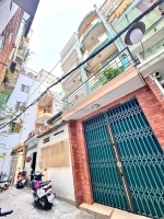 Bán nhà hxh đ.lê thánh tôn, quận 1- dt 64m2 full thổ cư- view trực diện chợ bến