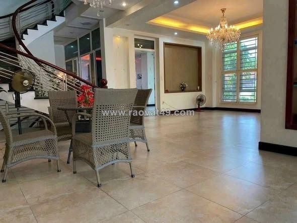 Bán nhà mặt tiền 1 hầm 3 tầng 25x43m giá 77,9 tỷ đường lê thị riêng