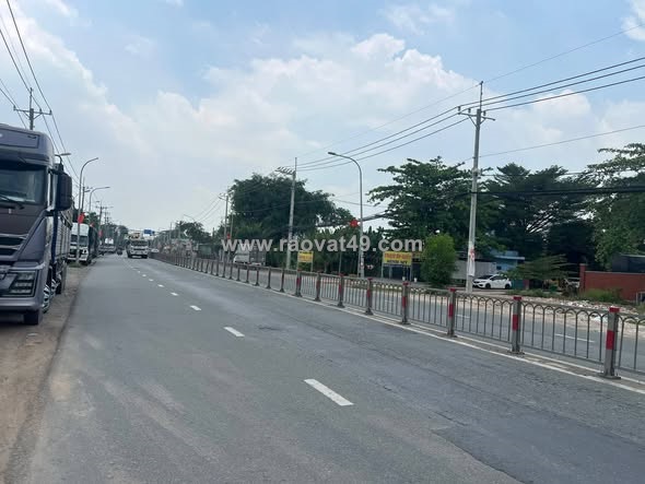 Bán nhà mặt tiền 8.800m2 giá 45 tỷ đường lỉnh lộ 8