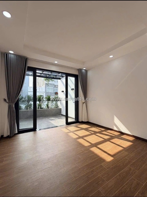**bán nhà mặt tiền hiệp nhất; phường 4 tân bình; (4*19m) - 5 tầng