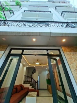 Bán nhà mới- đẹp- ô tô đỗ cổng- full nội thất phố huỳnh tấn phát 35m2 x 5 tầng