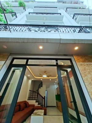 Bán nhà mới- đẹp- ô tô đỗ cổng- full nội thất phố huỳnh tấn phát 35m2 x 5 tầng