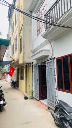 Bán nhà ngõ 79 cầu giấy 33 mét 5 tầng 10,5 tỷ