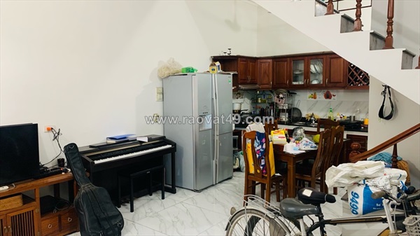 Bán nhà ngõ 79 cầu giấy 33 mét 5 tầng 10,5 tỷ