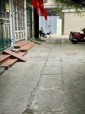 Bán nhà phân lô, ô tô đỗ ở phố lò đúc