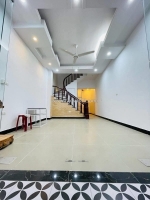 Bán nhà phố thụy khuê 30m2 6tầng mặt tiền 3.8m 7.9 tỷ gần hồ tây