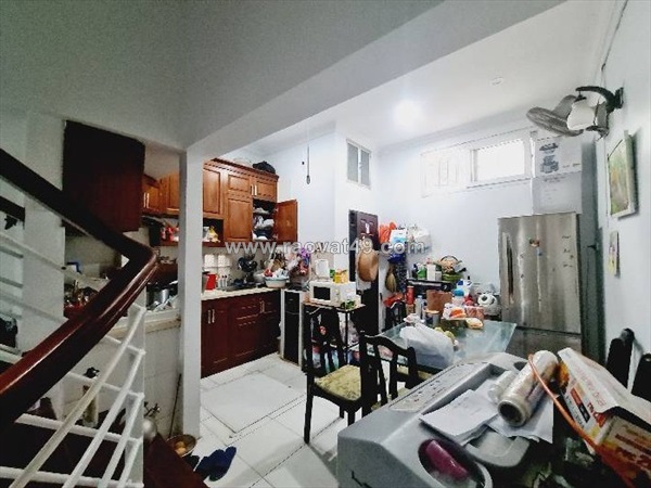Bán nhà phố trần thái tông – trung tâm quận cầu giấy 40 mét 5 tầng 15,9 tỷ