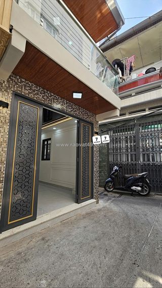 Bán nhà sát mặt tiền hẻm q4 trung tâm 
ngang 3 dài 7.8 nở hậu 8.6 m
đúc bê