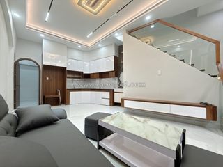 Bán nhà tân bình hxh 50m2 3 tầng ngang 4.5m 3 pn đẹp ll lạc long quân 5.85 tỷ.