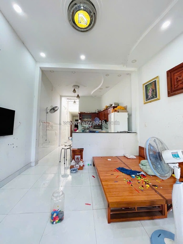 Bán nhà tô ký quận 12 giá 4,25 tỷ – nhà đẹp, đường 6m ô tô, sổ hồng riêng
