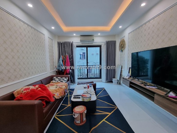 Bán nhà xuân đỉnh 31 mét 5 tầng 8,5 tỷ