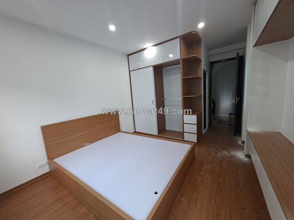 Bán nhà xuân đỉnh mới xây 42m 5 tầng giảm 400 triệu còn 9,4 tỷ