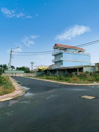 Cần bán 80m2 đất thổ cư đường nhựa xe tải tận đất