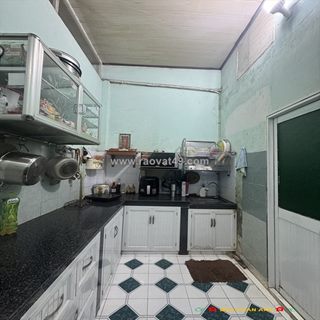 Cần gì đi đâu xa, ngay trung tâm phước long có căn nhà "vòng xuyến" xe tải chạy cực phê! chỉ có 5 đồng hơn chút.