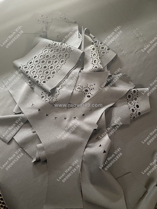 Cắt vải đồ bơi, đồ tắm cắt lỗ giá rẻ – nhận cắt lỗ thoáng khí cho vải theo yêu cầu