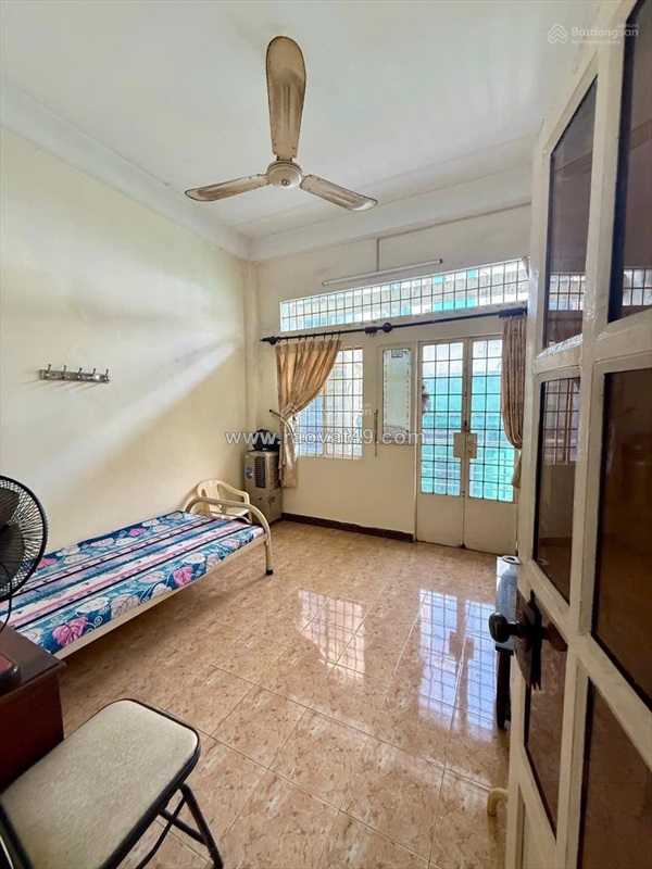 Chỉ  5.8 tỷ căn góc 2 mặt thoáng không lộ giới tt quận5, 4tầng sát mặt tiền cao